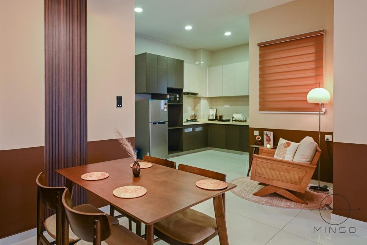 Kingsbay B #5Pax #Vintagewood #Highfloor Apartment Johor Bahru Luaran gambar